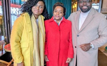 Séance de travail Rachel SUMBU, Fondatrice IWA, Nadine Kouamouo, Directrice Muntu Média et marraine du programme, Cyrille Djami, Fondateur CommsOfAfrica, partenaire du programme